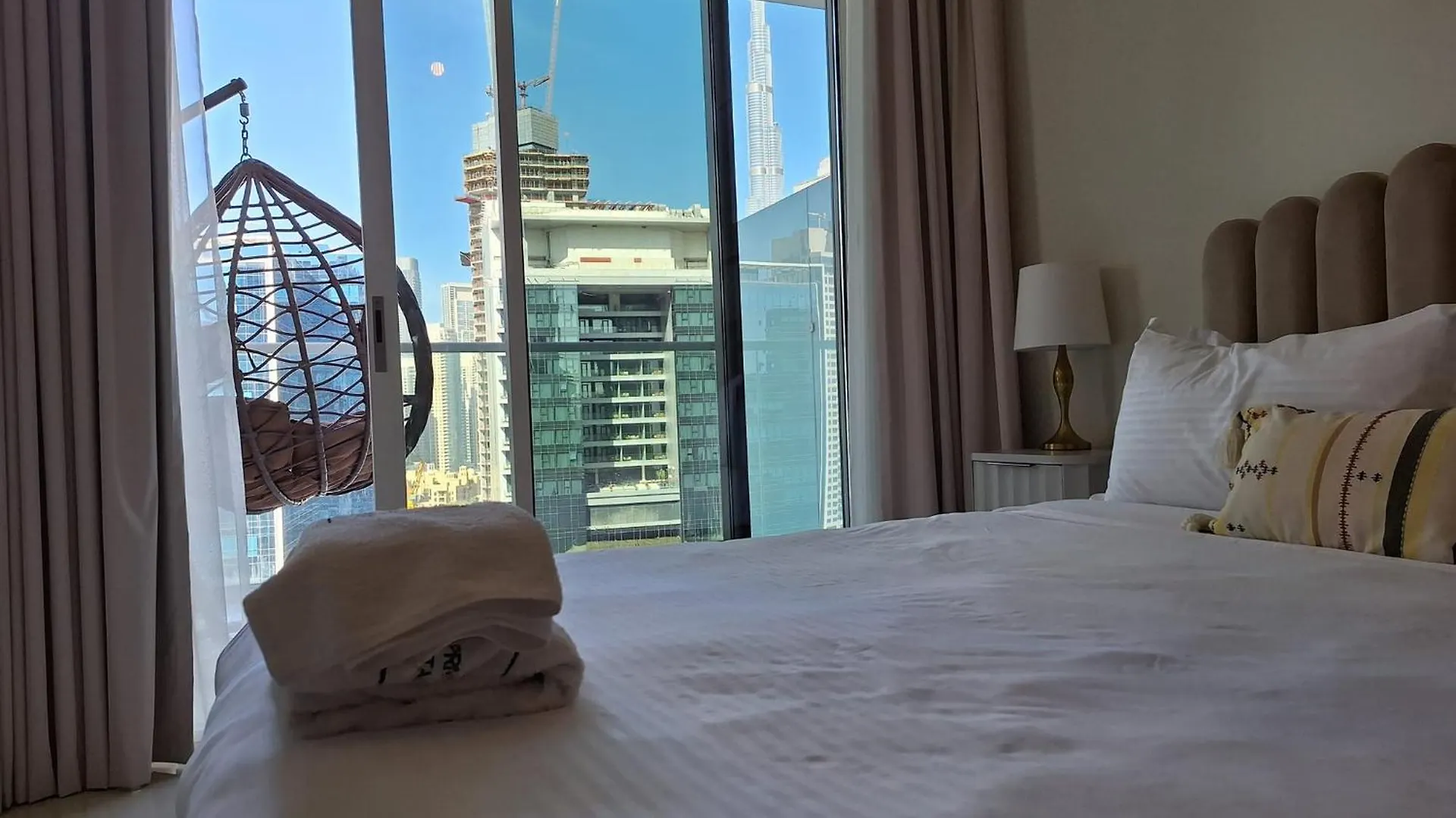 Burj Khalifa View! Modern 2Br In Dubai'S Business Bay Apartment